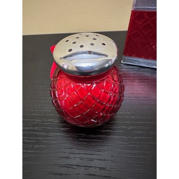 Vintage Avon Charisma Powder Sachet Perfumed Glass Shaker Red Velvet Bow 1.5 Oz - Picture 4 of 8